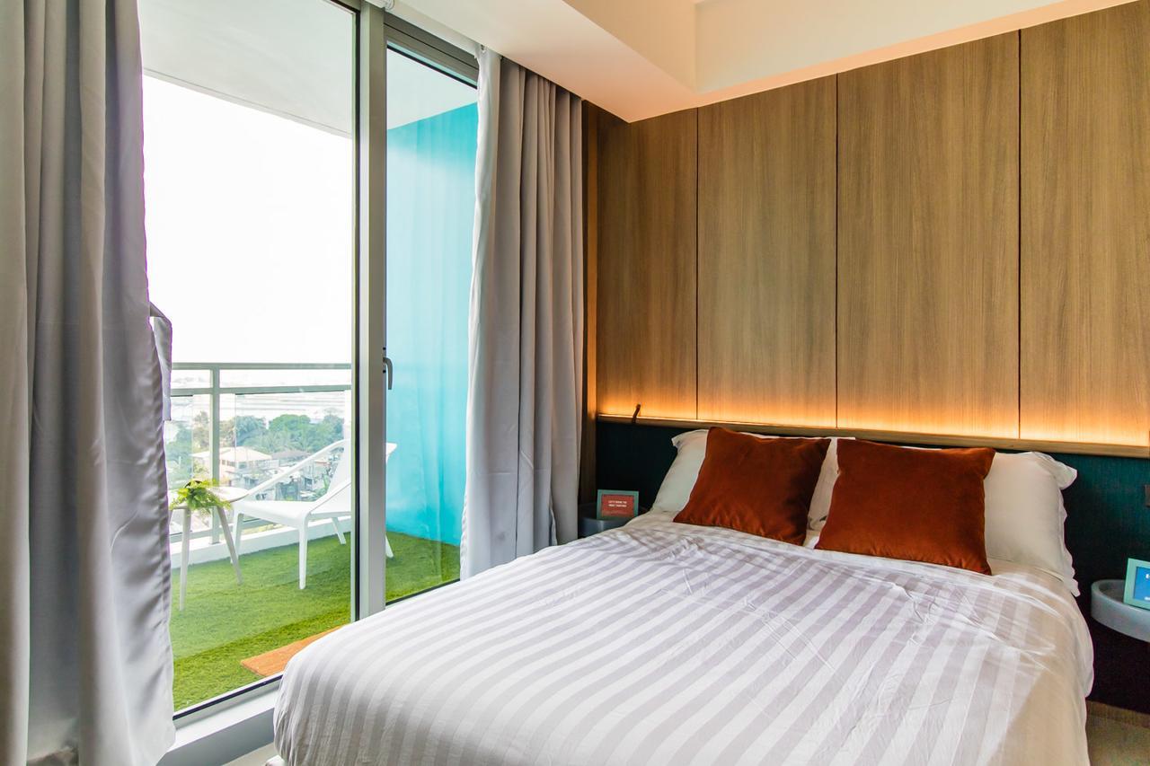 Azure Urban Beach Resort Manila By Radlett Dış mekan fotoğraf